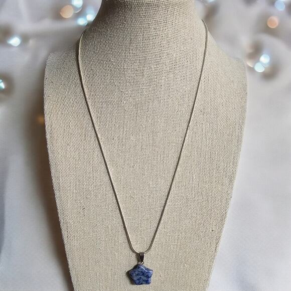 Boutique New Sodalite Star pendant on chain - Picture 7 of 8